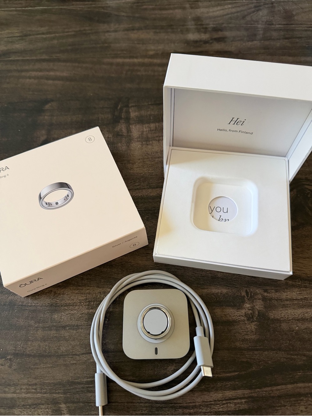 “Oura Ring Gen 4 Silver Size 8 w/ Original Box & Charger – Light Wear”